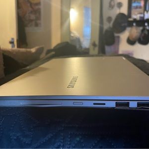 Samsung Intel i5 laptop touchscreen